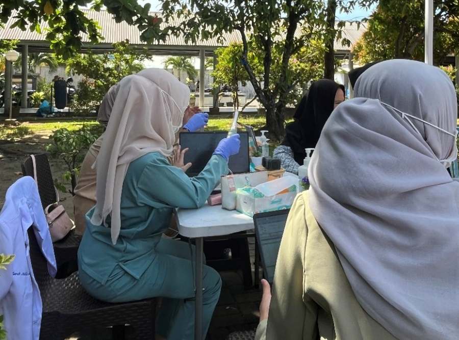 Kegiatan edukasi dan pemeriksaan gigi gratis GAIA Dental Clinic Goes To School di SMA Negeri 1 Padang mendapat respons positif dari siswa. Program ini dirancang untuk meningkatkan kesadaran dan keberanian siswa dalam memeriksakan kesehatan gigi secara rutin.