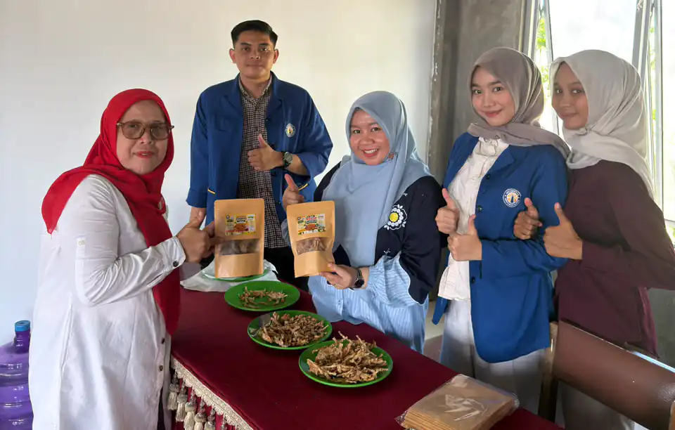 Hasil olahan bahan pangan lokal singkong dan pisang, menjadi alternatif makanan bergizi yang mudah dibuat serta diterapkan dalam skala rumah tangga maupun kegiatan posyandu untuk mencegah stunting.