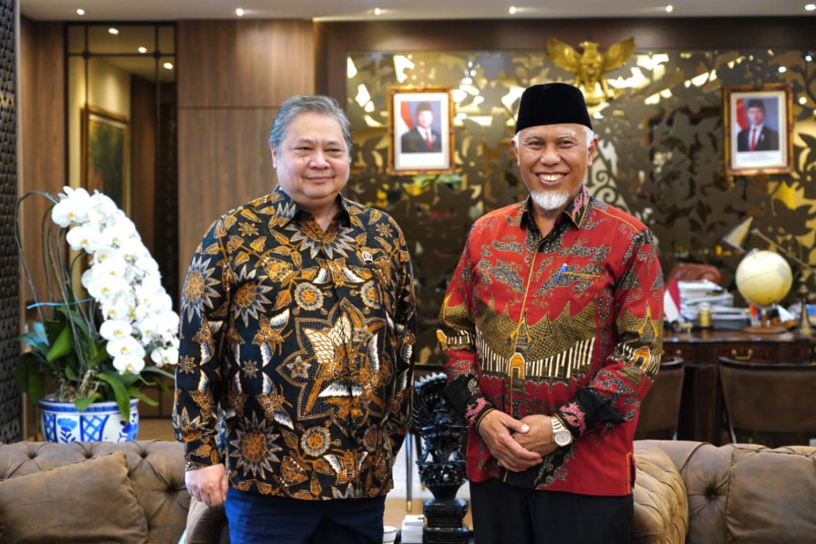 Gubernur Sumbar Mahyeldi Ansharullah bertemu Menteri Koordinator Bidang Perekonomian Airlangga Hartarto.