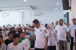 Bupati Jon Firman Lepas 61 Siswa Sekolah Rakyat