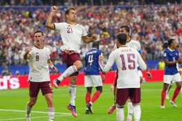 Runtuhnya Tembok Angkuh ‘Les Bleus’