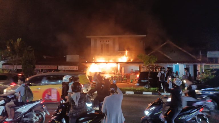Bofet di Simpang Haru Terbakar, Pemilik 81 Tahun Selamat
