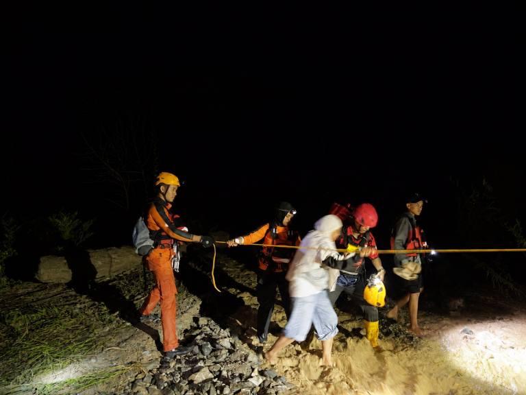 Banjir Rendam Sungai Batang Agam, 450 Warga Mengungsi dan 60 Sempat Terjebak