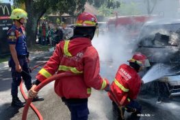 Honda Freed Terbakar di Ahmad Yani, Kerugian Capai Rp115 Juta