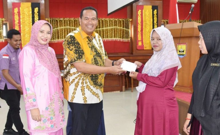 990 Kader KB dan TPK Pariaman Terima Uang Operasional