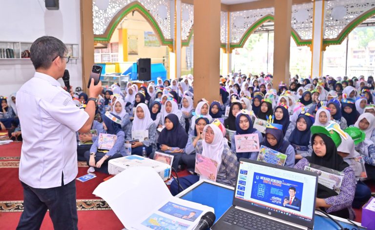 Tangkal ‘Cyberbullying’, Pelajar Payakumbuh Dibekali Literasi Digital
