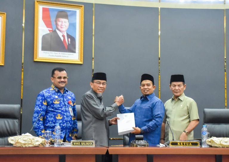 P-APBD 2026 Disetujui, Pemko Padang Targetkan PAD Rp1,1 Triliun di 2027