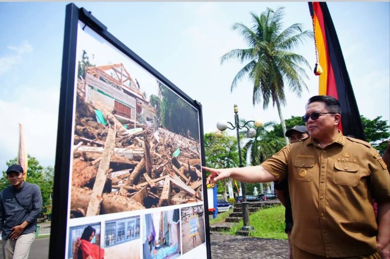 Pameran Foto “Prahara Pulau Emas” Dibuka di Pagaruyung, Angkat Kisah Bencana Sumatera