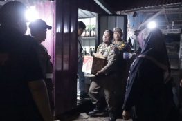 Satpol PP Padang Sita Miras Ilegal, Jaring Pengunjung Tanpa Identitas