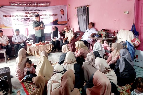 Pelatihan Menjahit di Bukittinggi Terkendala Mesin, Rafdinal Cari Solusi