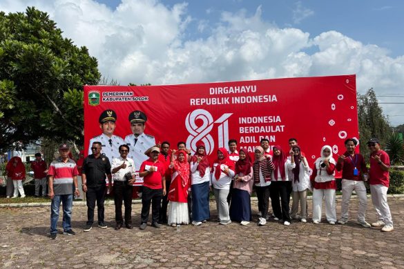 Tarik Tambang hingga Balap Karung Meriahkan HUT RI di Pemkab Solok