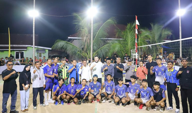 33 Tim Ramaikan Turnamen Bola Voli Wali Kota Padang Cup