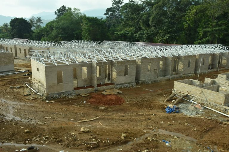 9 Bulan di Huntara, 324 Rumah Permanen Disiapkan untuk Korban Banjir Padang