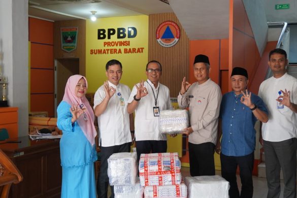 Bank Nagari Kirim Rendang dan Rp50 Juta untuk Korban Gempa NTT