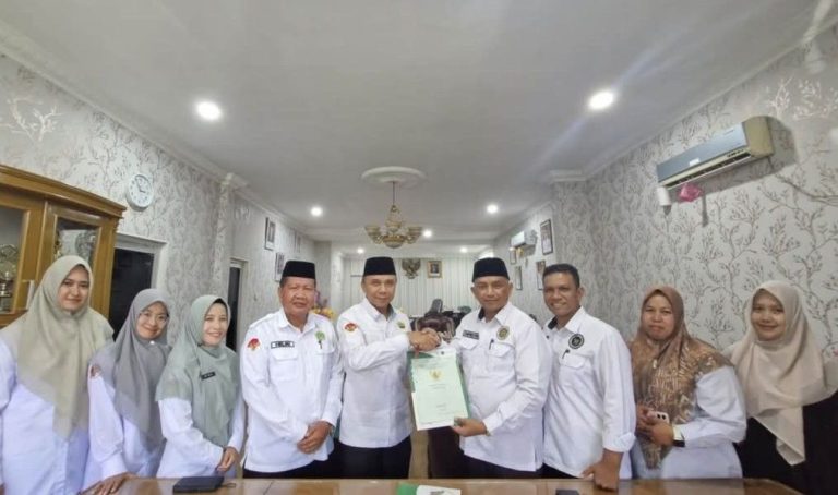 Kemenag Tanah Datar Serahkan Aset ke Kantor Kementerian Haji dan Umrah