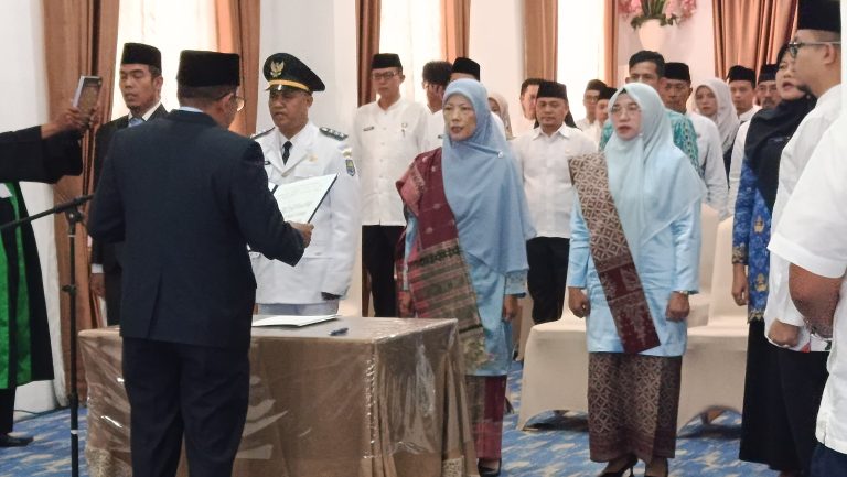 Pelantikan Lima Pejabat, Bupati Tekankan Peningkatan Pelayanan dan Kinerja