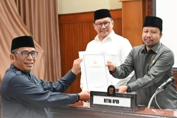 Enam Fraksi DPRD Bukittinggi Sampaikan Catatan Kritis