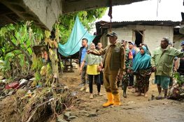 Mahyeldi Tinjau Banjir Kuranji, Aliran Sungai Jadi Prioritas Penanganan