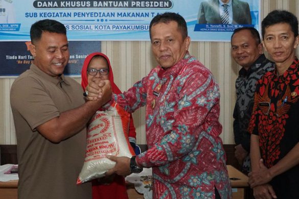 Pemko Payakumbuh Salurkan Bantuan Presiden untuk 30 Warga