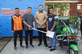 Padang Sibersih Diluncurkan, Lima Bentor Sampah Diserahkan