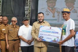 Pemko Padang Salurkan Bantuan untuk Pulihkan Usaha Korban Bencana