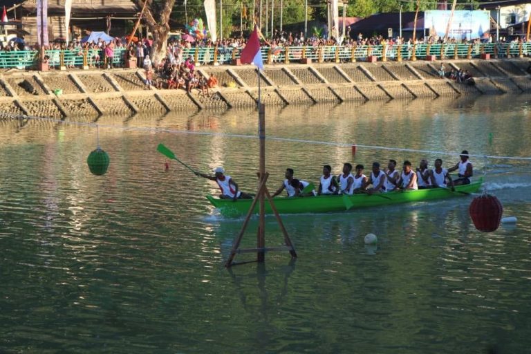 Selaju Sampan Tradisional HJK Padang Jadi Ajang Regenerasi Atlet Dayung Muda