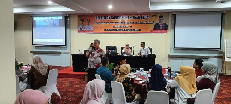 Curhat Kepada Ketua DPRD Sumbar, Tenaga Pendidik Minta Pengawasan SPPG Diperketat