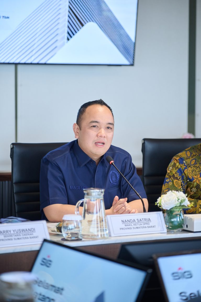 Galodo Terjang Arosuka, Nanda Satria Minta Warga Jauhi Zona Rawan dan Laporkan Warga Terjebak