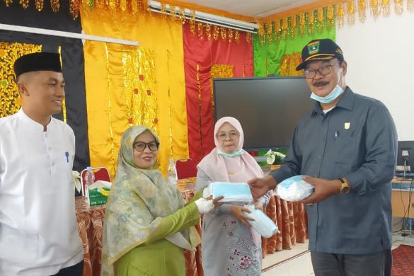 Kabut Asap Ganggu Kualitas Udara, Daswippetra Salurkan 20 Ribu Masker untuk Warga dan Pelajar Solok
