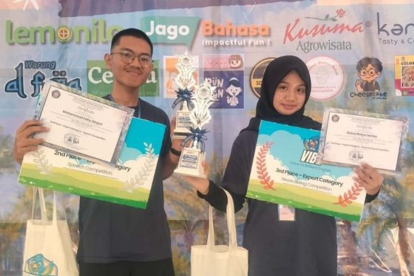 Hebat! Dua Siswa Taruna MAN 1 Padang Raih Juara Lomba Bahasa Inggris Nasional di Malang